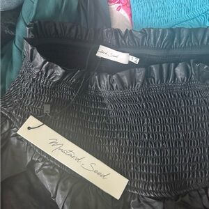 Mustard Seed Elegant Black Skirt